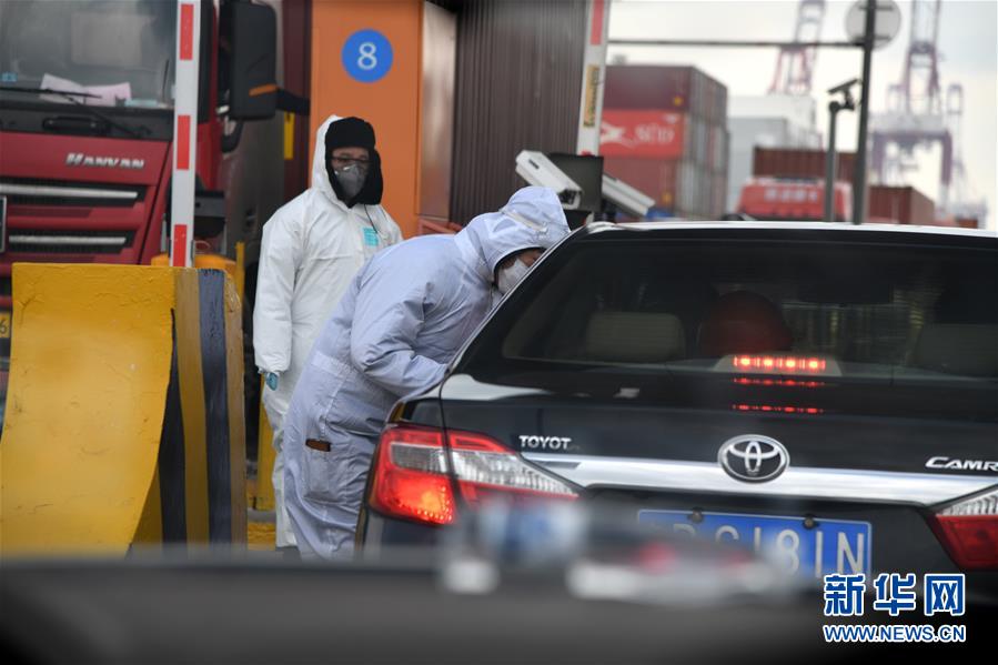 (圖文互動)(3)海港轉運不停歇 整體運能待釋放——沿海主要港口生產(chǎn)見聞