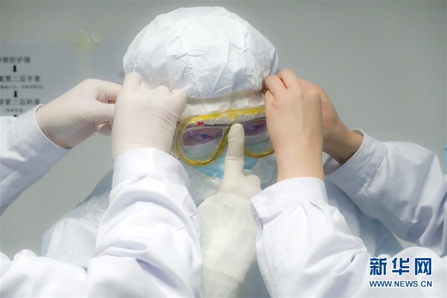 （新華全媒頭條&middot;圖文互動）（3）&ldquo;與國家同舟，與人民共濟(jì)&rdquo;&mdash;&mdash;新冠肺炎重癥救治同濟(jì)醫(yī)院戰(zhàn)&ldquo;疫&rdquo;直擊