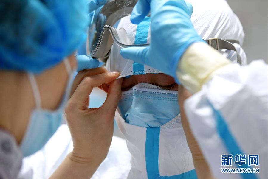 （新華全媒頭條&middot;圖文互動）（10）&ldquo;與國家同舟，與人民共濟(jì)&rdquo;&mdash;&mdash;新冠肺炎重癥救治同濟(jì)醫(yī)院戰(zhàn)&ldquo;疫&rdquo;直擊