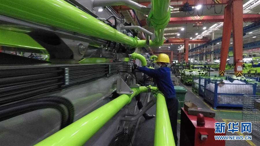 （圖文互動(dòng)）（1）吃粉擼串，商圈&ldquo;打卡&rdquo;，動(dòng)車出廠&mdash;&mdash;湖南&ldquo;標(biāo)簽&rdquo;復(fù)蘇記