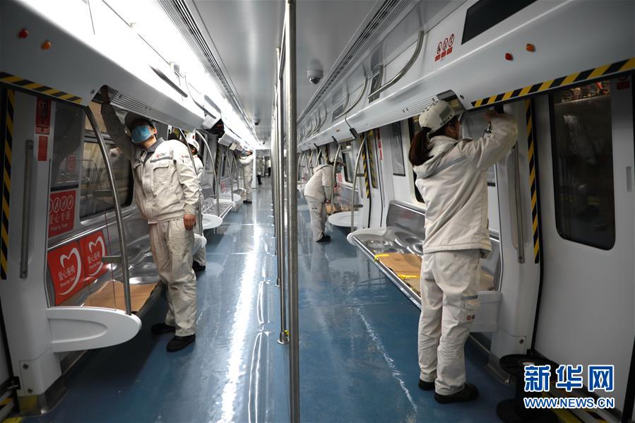 （圖文互動(dòng)）（3）吃粉擼串，商圈&ldquo;打卡&rdquo;，動(dòng)車出廠&mdash;&mdash;湖南&ldquo;標(biāo)簽&rdquo;復(fù)蘇記