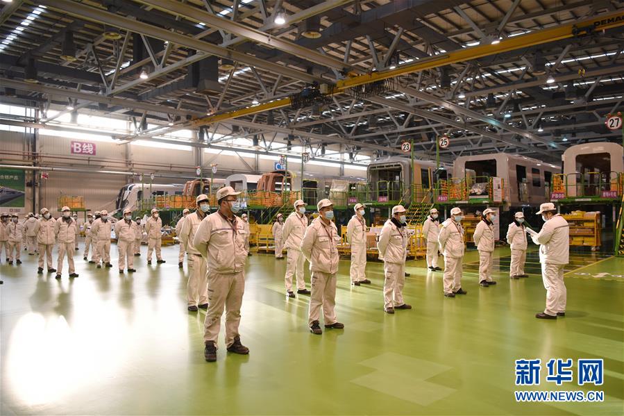 （圖文互動(dòng)）（7）吃粉擼串，商圈&ldquo;打卡&rdquo;，動(dòng)車出廠&mdash;&mdash;湖南&ldquo;標(biāo)簽&rdquo;復(fù)蘇記