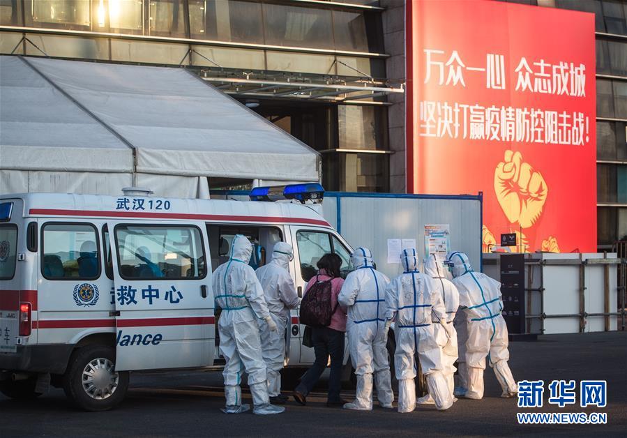 (新華全媒頭條·圖文互動(dòng))(1)滄海橫流 英雄本色——致敬抗疫一線的勇士們