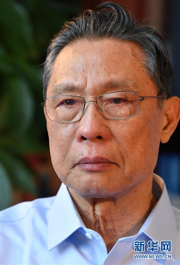 (新華全媒頭條·圖文互動(dòng))(15)滄海橫流 英雄本色——致敬抗疫一線的勇士們