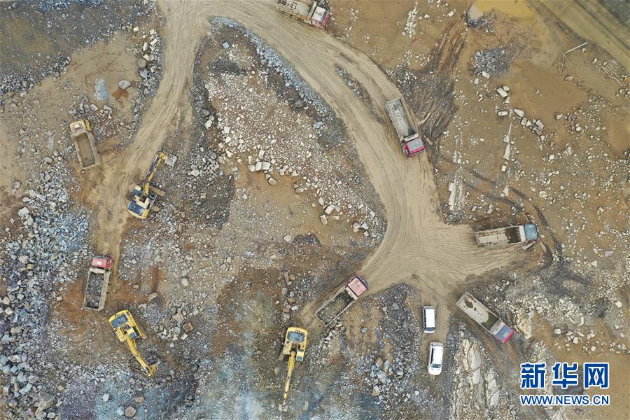 （抓好經(jīng)濟發(fā)展 應對復雜局面&middot;圖文互動）（4）把疫情造成的損失降到最小&mdash;&mdash;廣西生產(chǎn)一線見聞