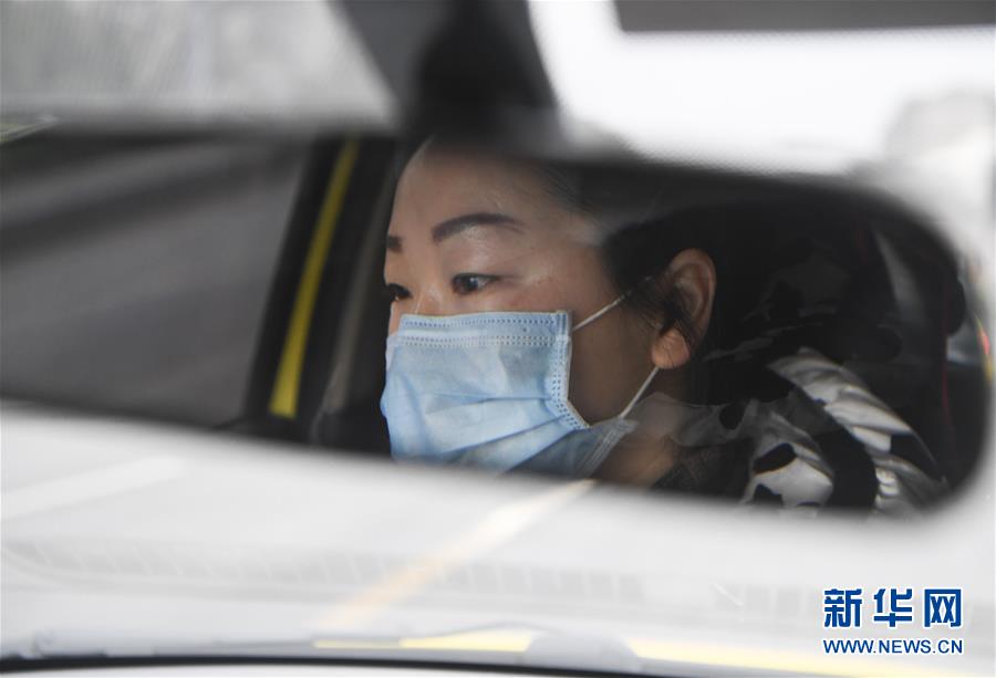 （聚焦疫情防控&middot;圖文互動）（1）&ldquo;讓醫(yī)務(wù)人員無后顧之憂！&rdquo;&mdash;&mdash;重慶志愿者&ldquo;守護(hù)&rdquo;千余名一線醫(yī)護(hù)人員家屬見聞