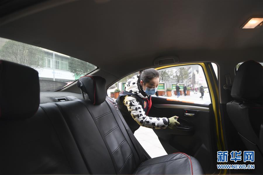 （聚焦疫情防控&middot;圖文互動）（3）&ldquo;讓醫(yī)務(wù)人員無后顧之憂！&rdquo;&mdash;&mdash;重慶志愿者&ldquo;守護(hù)&rdquo;千余名一線醫(yī)護(hù)人員家屬見聞