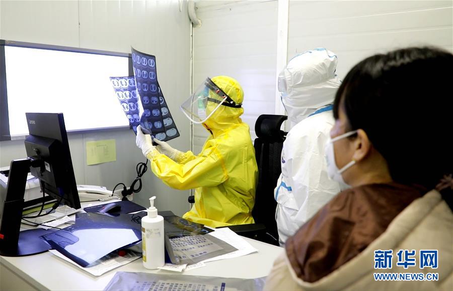 (一線抗疫群英譜·圖文互動(dòng))(1)當(dāng)好首都抗疫“守門(mén)人”——解放軍總醫(yī)院第一醫(yī)學(xué)中心急診科抗疫記事