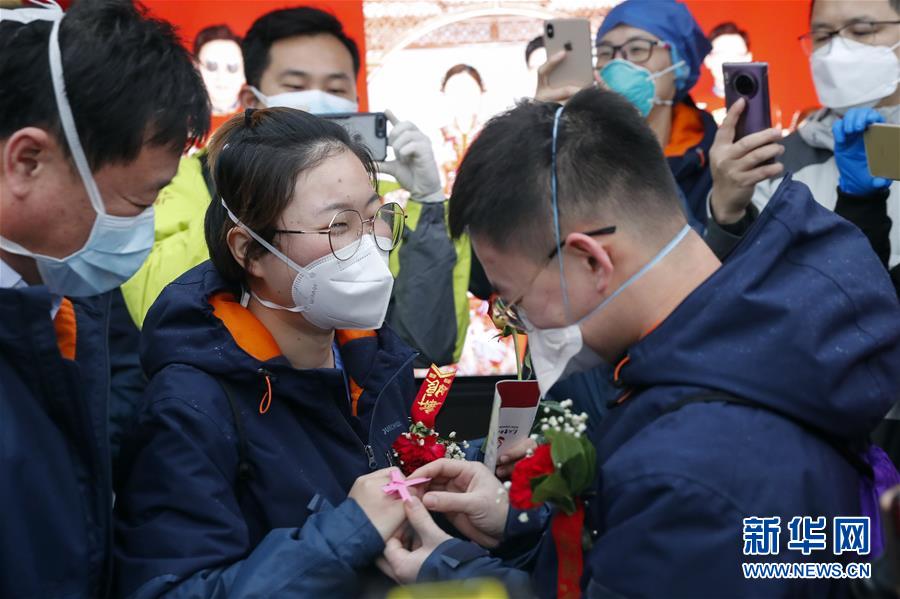 （新華全媒頭條&middot;圖文互動(dòng)）（3）赤子之歌&mdash;&mdash;記奮戰(zhàn)在抗疫一線的90后白衣戰(zhàn)士