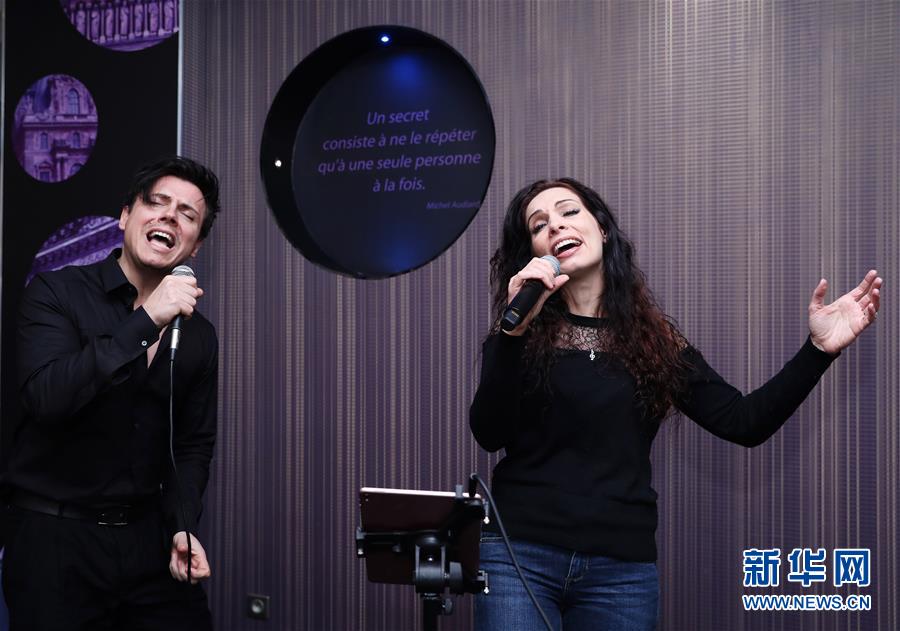 （國際&middot;圖文互動）（4）通訊：手牽手，我們共同驅(qū)散陰霾&mdash;&mdash;法國音樂人創(chuàng)作抗疫歌曲背后的故事