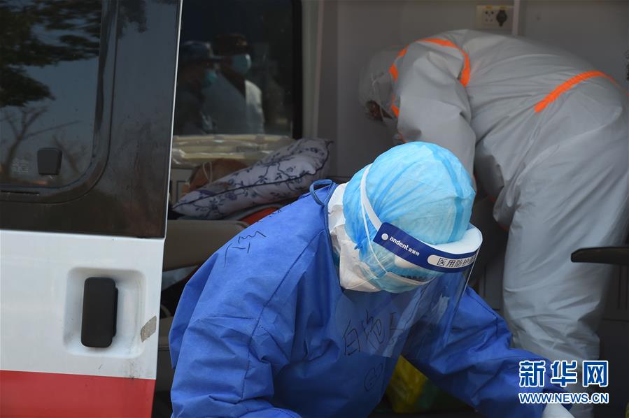 (聚焦疫情防控·圖文互動)(4)一名百歲新冠肺炎患者治愈出院