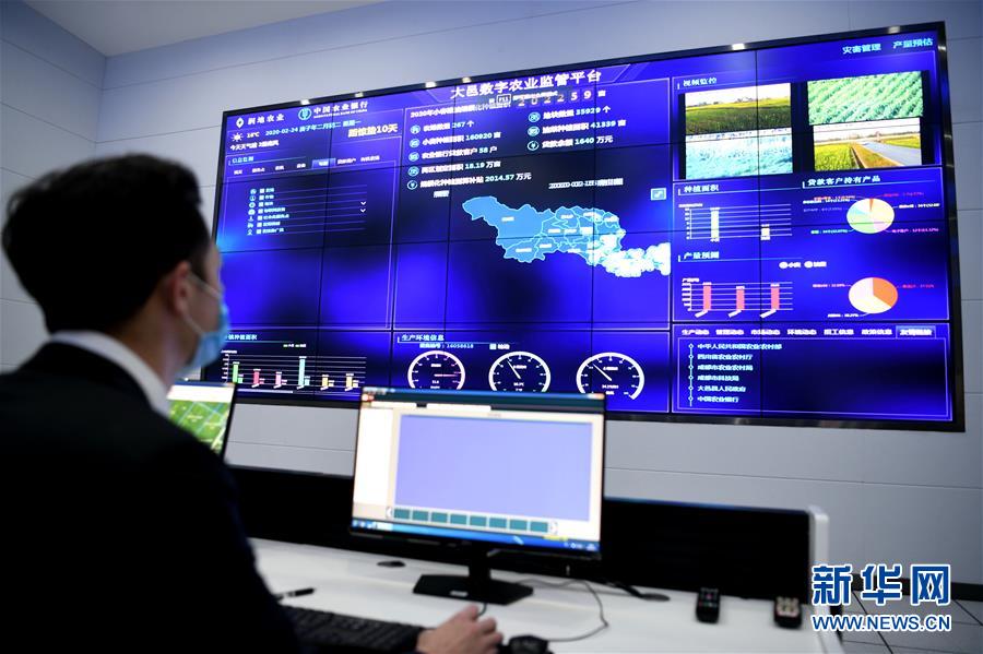 (在習近平新時代中國特色社會主義思想指引下——新時代新作為新篇章·習近平總書記關切事·圖文互動)(4)為農(nóng)田注入硬核生產(chǎn)力——一些地方春耕中農(nóng)業(yè)科技創(chuàng)新掃描