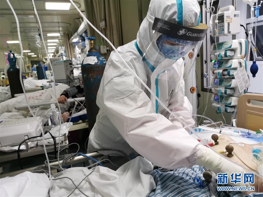 （一線抗疫群英譜&middot;圖文互動(dòng)）（1）生命之光，溫暖&ldquo;無(wú)面之交&rdquo;&mdash;&mdash;記抗疫一線重癥監(jiān)護(hù)室90后護(hù)士金鈺 