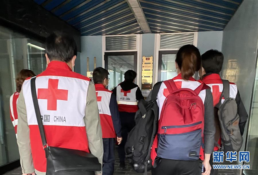 (國(guó)際疫情)(3)中國(guó)抗疫醫(yī)療專家組進(jìn)入意大利疫情嚴(yán)重地區(qū)
