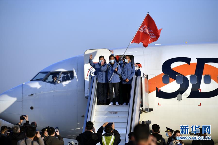 （新華全媒頭條&middot;圖文互動）（16）最美逆行者，武漢永遠記得你！&mdash;&mdash;首批援鄂醫(yī)療隊返程紀(jì)實