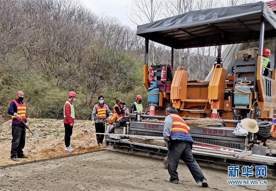 （聚焦復(fù)工復(fù)產(chǎn)&middot;圖文互動(dòng)）（7）河南：撤卡不撤防 復(fù)工復(fù)產(chǎn)忙