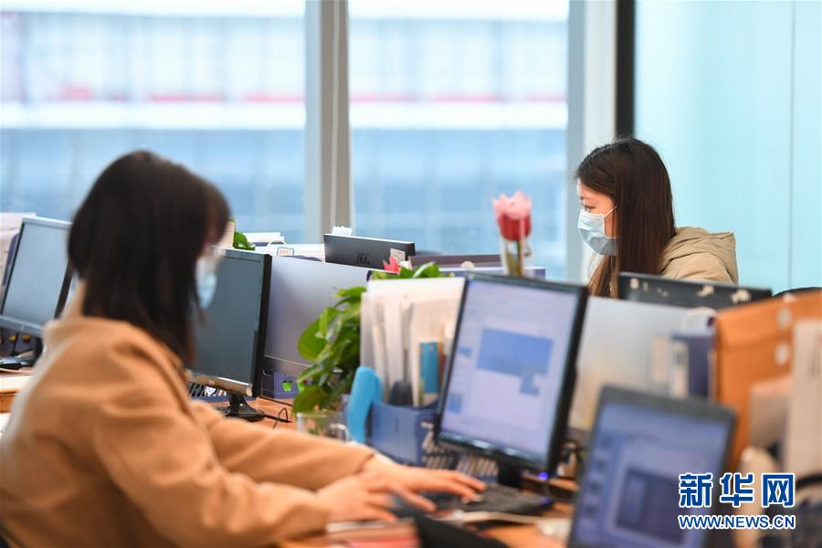 （在習近平新時代中國特色社會主義思想指引下&mdash;&mdash;新時代新作為新篇章&middot;習近平總書記關切事&middot;圖文互動）（6）穩(wěn)住千家萬戶的&ldquo;飯碗&rdquo;&mdash;&mdash;各地積極穩(wěn)就業(yè)化解疫情影響