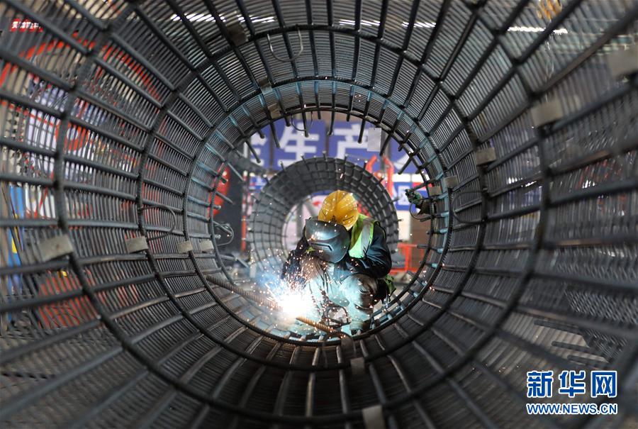 （中國(guó)經(jīng)濟(jì)新觀察&middot;圖文互動(dòng)）（3）重大投資項(xiàng)目開復(fù)工提速 吹響中國(guó)經(jīng)濟(jì)復(fù)蘇&ldquo;沖鋒號(hào)&rdquo;