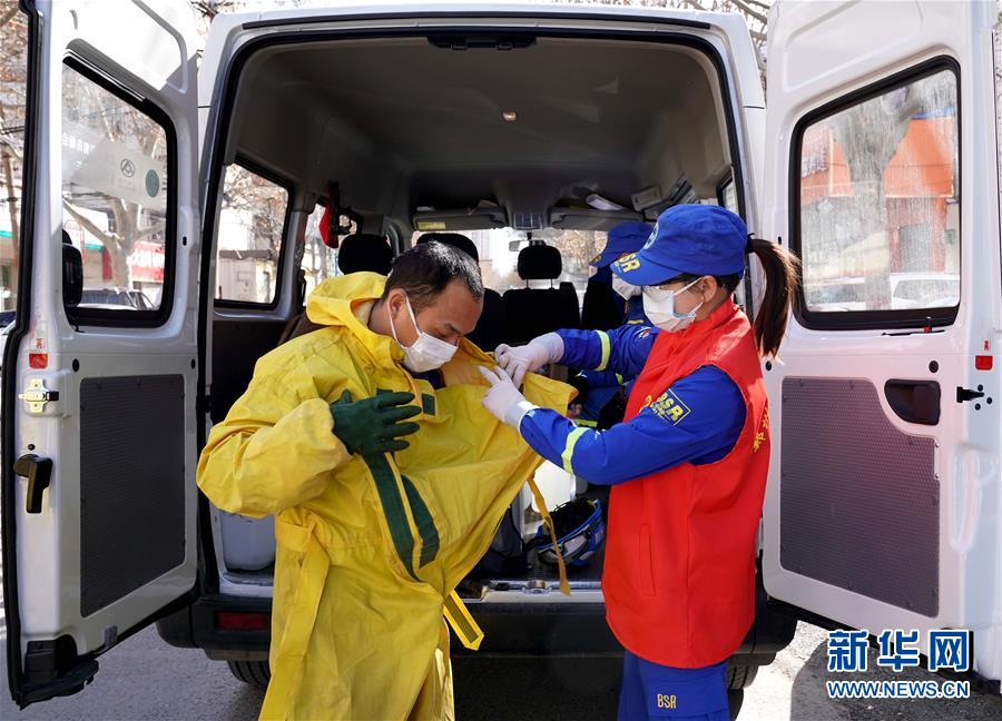 （習(xí)近平致敬的戰(zhàn)&ldquo;疫&rdquo;英雄&middot;志愿者篇&middot;圖文互動(dòng)）（3）他們，微光成炬照征程