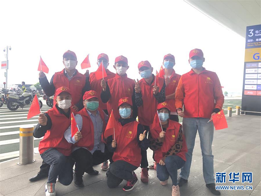 （新華全媒頭條&middot;習近平致敬的戰(zhàn)&ldquo;疫&rdquo;英雄&middot;武漢人民篇&middot;圖文互動）（10）壯哉，大武漢&mdash;&mdash;獻給英雄的武漢人民