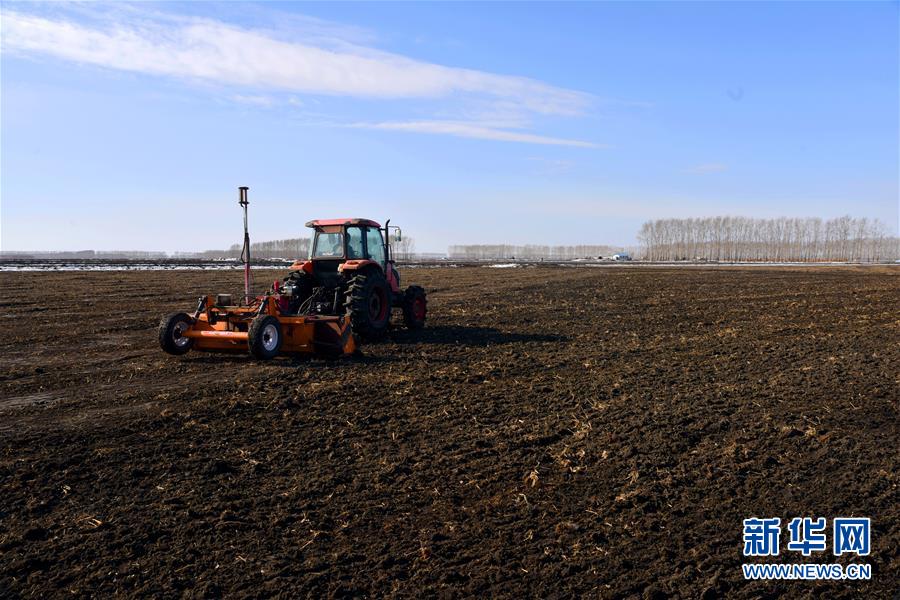 （在習近平新時代中國特色社會主義思想指引下&mdash;&mdash;新時代新作為新篇章&middot;習近平總書記關(guān)切事&middot;圖文互動）（4）希望的田野，希望的春天&mdash;&mdash;各地農(nóng)業(yè)生產(chǎn)新動態(tài)掃描