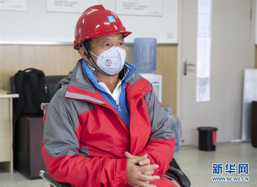 (新華全媒頭條·圖文互動)(14)致敬“沉默的英雄”——記武漢火神山雷神山醫(yī)院的建設(shè)者