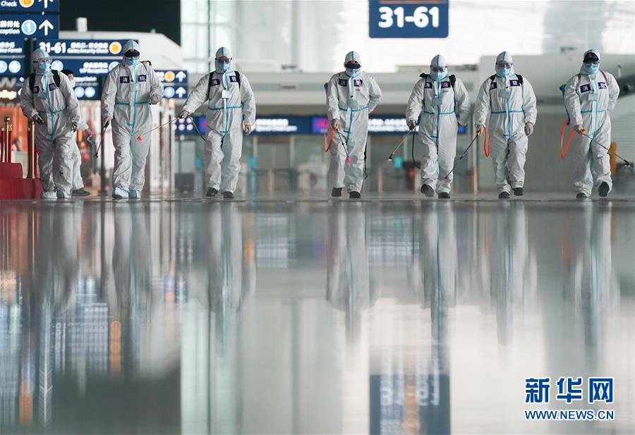 (聚焦疫情防控)(4)武漢天河機場為復航開展消殺作業(yè)