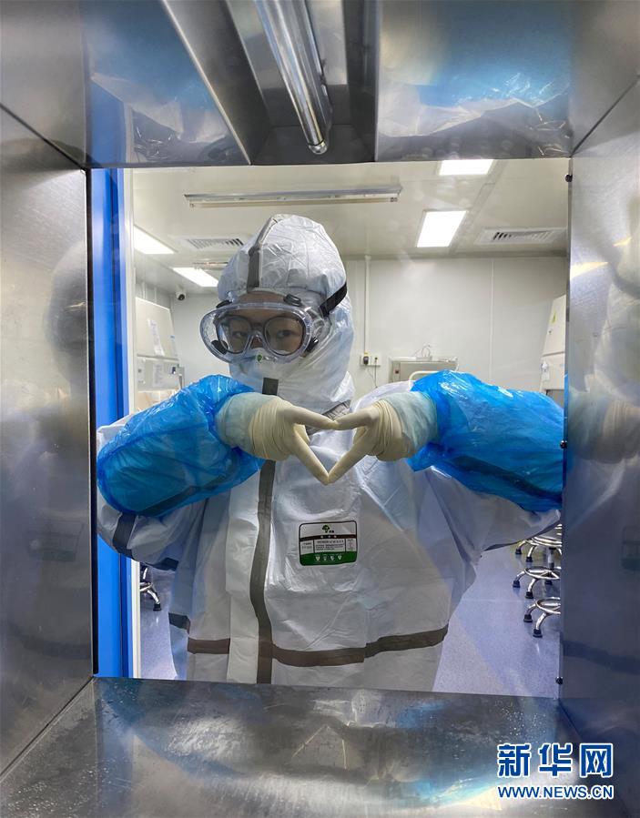 (一線抗疫群英譜·圖文互動)(1)“95后”大學(xué)生郝鶯歌:退掉車票,她選擇直面病毒