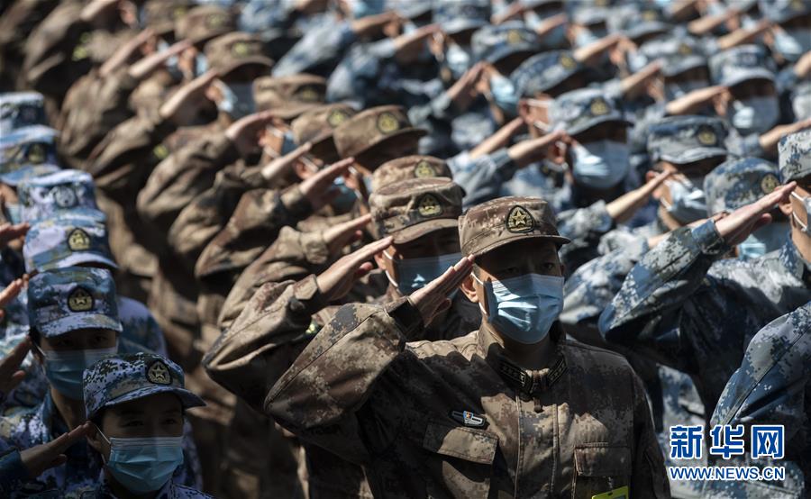 （圖文互動）（1）經(jīng)中央軍委主席習(xí)近平批準(zhǔn) 軍隊(duì)支援湖北醫(yī)療隊(duì)圓滿完成任務(wù)回撤