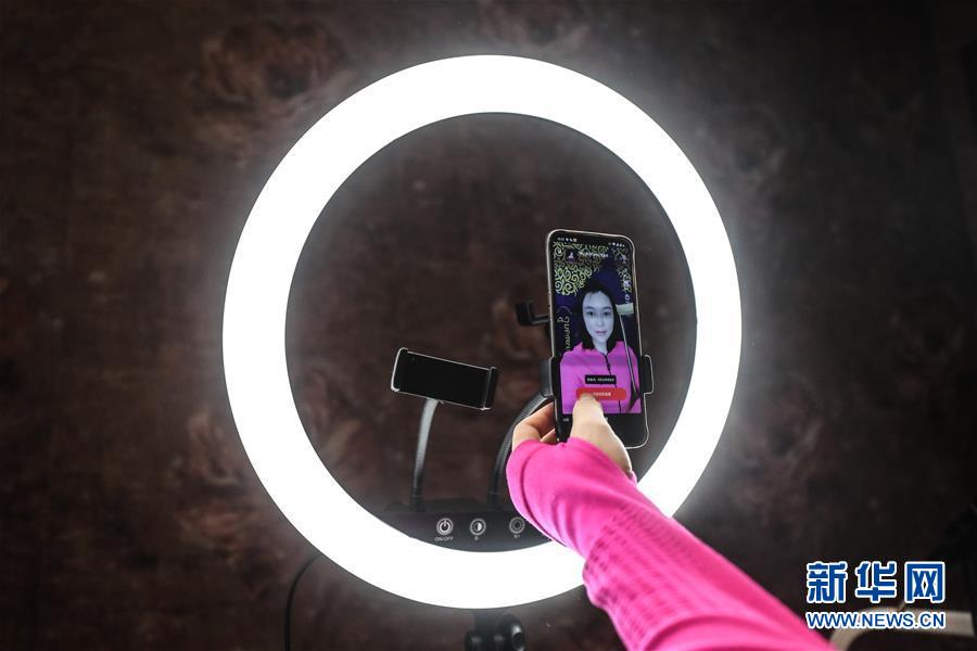 （在習(xí)近平新時(shí)代中國特色社會(huì)主義思想指引下&mdash;&mdash;新時(shí)代新作為新篇章&middot;習(xí)近平總書記關(guān)切事&middot;圖文互動(dòng)）（3）打開生活的正確方式：更衛(wèi)生、更健康！