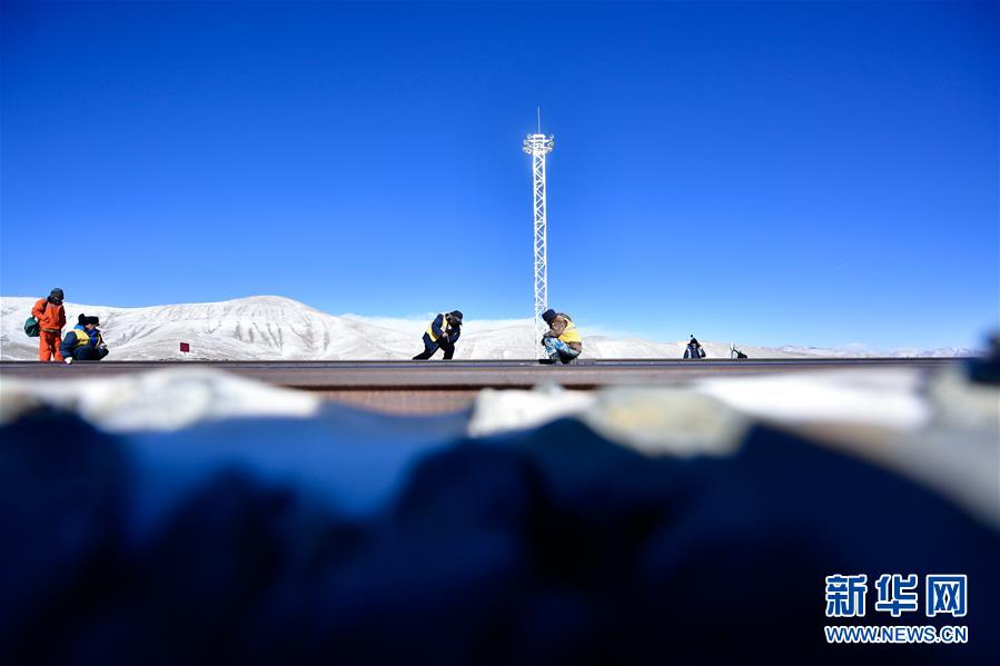 (新華全媒頭條·圖文互動)(6)用腳步和忠誠守護(hù)雪域天路——記青藏鐵路望昆線路車間副主任于本蕃