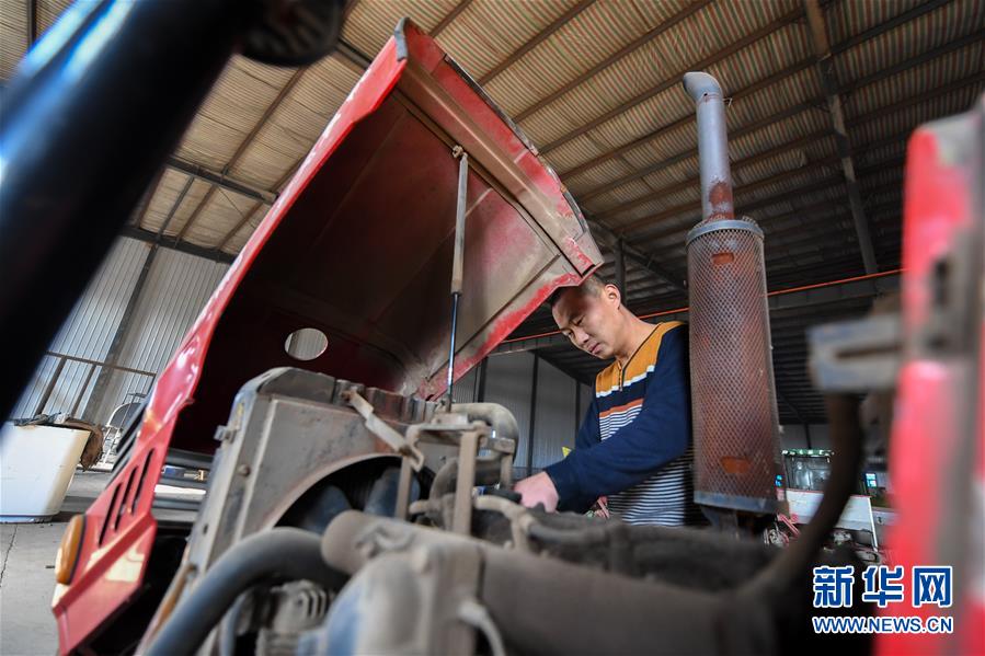 (在習(xí)近平新時(shí)代中國特色社會(huì)主義思想指引下——新時(shí)代新作為新篇章·習(xí)近平總書記關(guān)切事·圖文互動(dòng))(13)春耕忙 信心足——谷雨時(shí)節(jié)走馬東北直擊糧事