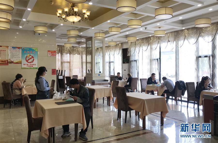 (聚焦復(fù)工復(fù)產(chǎn)·圖文互動(dòng))(1)春暖花開迎客來——天津餐飲業(yè)回暖一線直擊