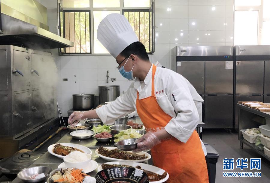 (聚焦復(fù)工復(fù)產(chǎn)·圖文互動(dòng))(3)春暖花開迎客來——天津餐飲業(yè)回暖一線直擊