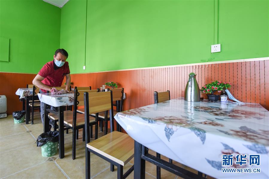 (決戰(zhàn)決勝脫貧攻堅(jiān)·圖文互動(dòng))(3)阿布都艾尼北上務(wù)工“三級(jí)跳”