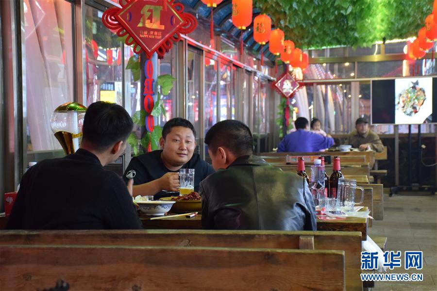 (圖文互動)(1)天津:“夜經(jīng)濟”為“疫”后城市帶來生機