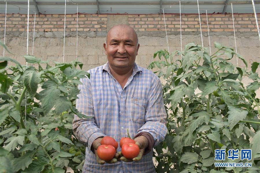 (決戰(zhàn)決勝脫貧攻堅(jiān)·圖文互動(dòng))(2)從高原牧區(qū)走入現(xiàn)代社區(qū)——探訪帕米爾高原搬遷牧民的新生活