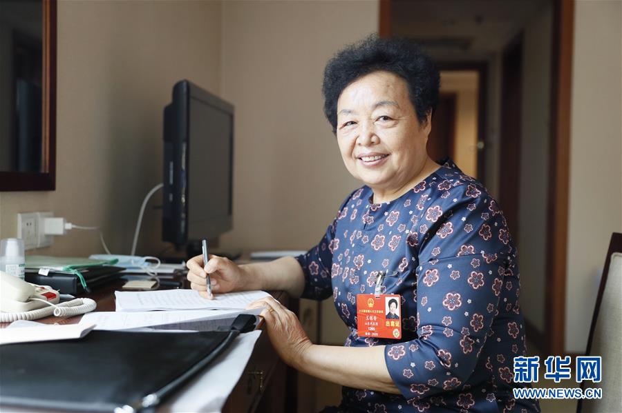 （新華全媒頭條&middot;兩會特別報道&middot;圖文互動）（4）從取得決定性成就到奪取全面勝利&mdash;&mdash;從全國兩會看決戰(zhàn)決勝脫貧攻堅(jiān)