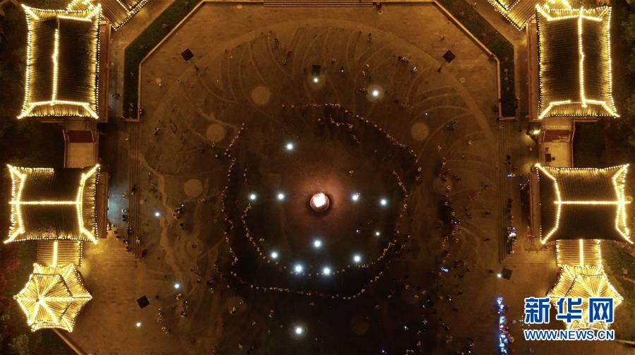 (決戰(zhàn)決勝脫貧攻堅·圖文互動)(2)阿妹戚托:大山里的“非遺”助搬遷群眾穩(wěn)得住