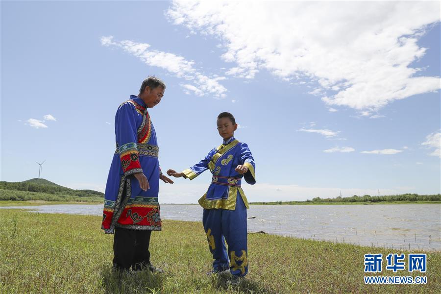 (熱點(diǎn)鮮報(bào)·走向我們的小康生活·圖文互動(dòng))(3)你沒(méi)聽(tīng)過(guò)的伊瑪堪——“北大倉(cāng)”里話小康之三