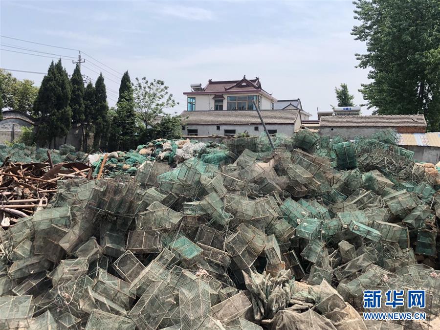 （新華視點(diǎn)&middot;圖文互動）（1）偷捕現(xiàn)象未絕，&ldquo;江鮮&rdquo;仍在高價交易&mdash;&mdash;長江&ldquo;禁漁令&rdquo;實施近半年追蹤