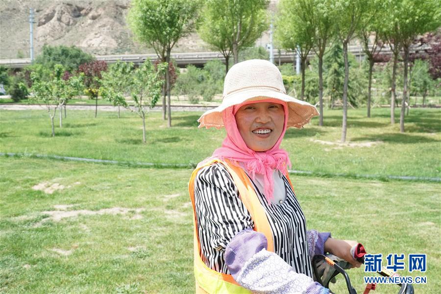 (決戰(zhàn)決勝脫貧攻堅·圖文互動)(4)李三姐有了“美”差事