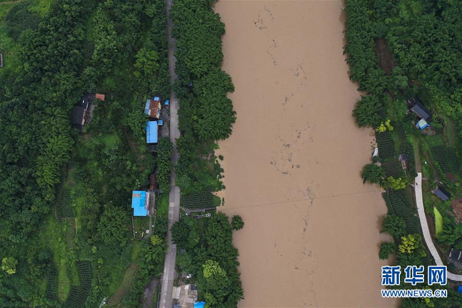 (在習(xí)近平新時(shí)代中國(guó)特色社會(huì)主義思想指引下——新時(shí)代新作為新篇章·習(xí)近平總書記關(guān)切事·圖文互動(dòng))(6)戰(zhàn)洪魔 保安全——近期防汛救災(zāi)熱點(diǎn)觀察