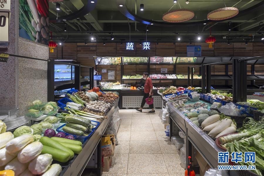 （圖文互動(dòng)）（1）告別臟亂，留住溫情&mdash;&mdash;上海鬧市小菜場(chǎng)見(jiàn)聞