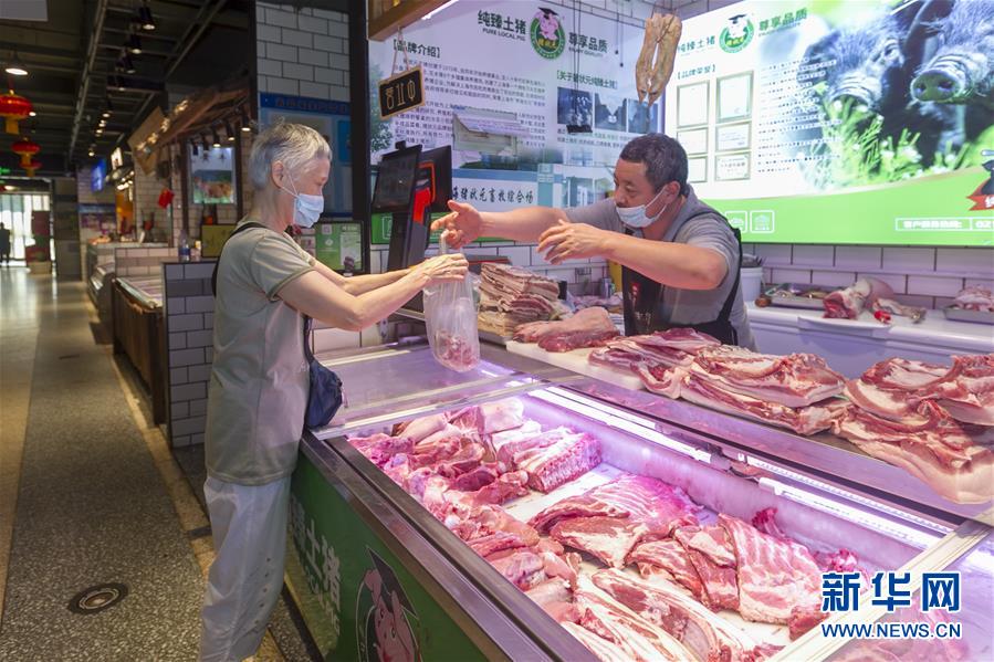 （圖文互動(dòng)）（2）告別臟亂，留住溫情&mdash;&mdash;上海鬧市小菜場(chǎng)見(jiàn)聞