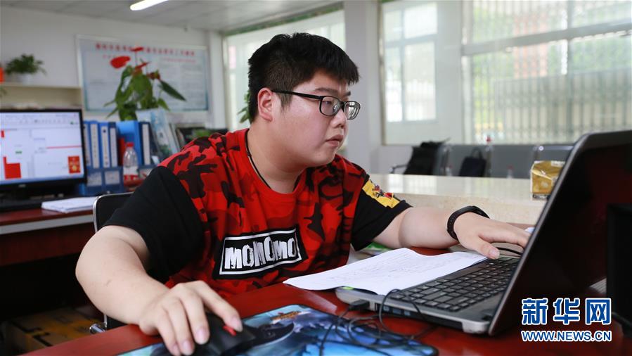  （新華全媒頭條&middot;圖文互動(dòng)）（3）青春，在希望的田野上&mdash;&mdash;大別山區(qū)尋訪&ldquo;城歸&rdquo;大學(xué)畢業(yè)生