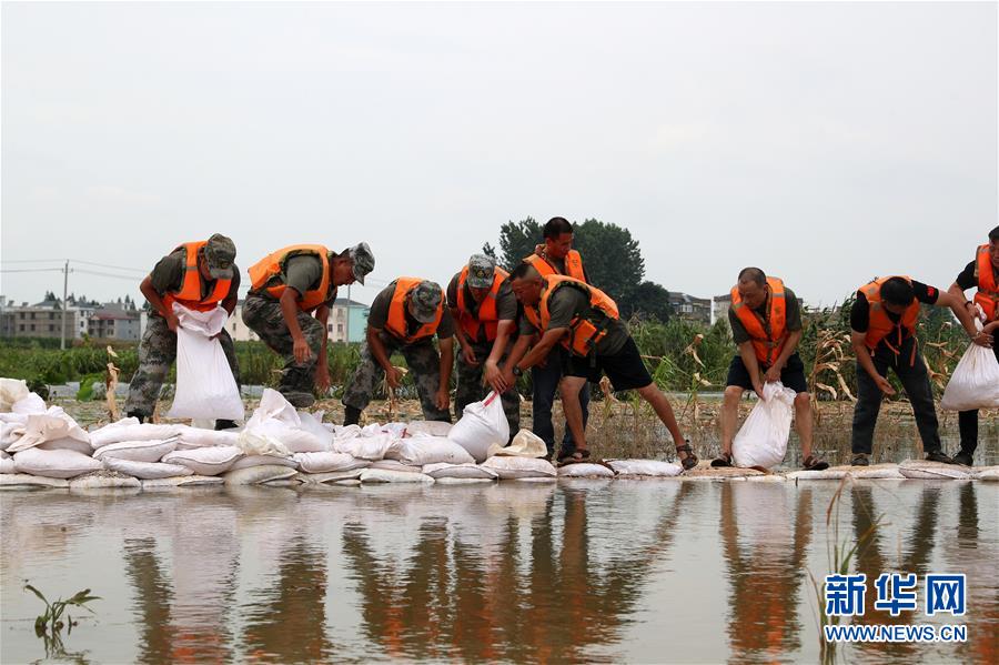 (圖文互動)(1)五十勇士戰(zhàn)江洲——陸軍第71集團軍某旅工兵連黨員突擊隊九江搶險記事