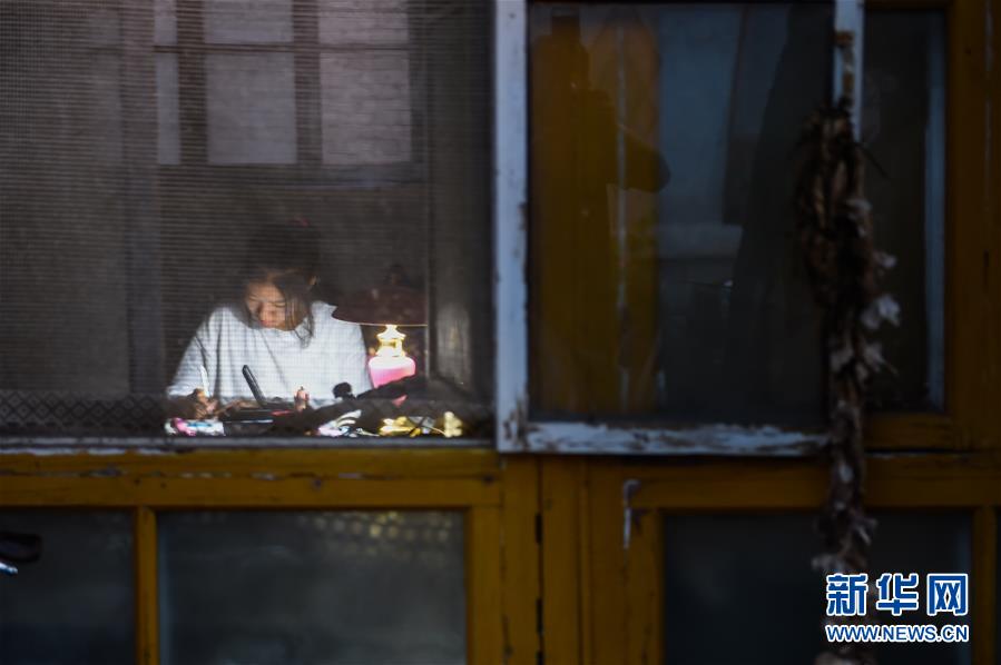 (體育·圖文互動(dòng))(15)父愛(ài)如燈 伴我奔跑