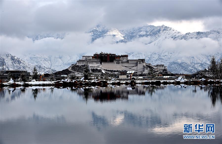 （在習近平新時代中國特色社會主義思想指引下&mdash;&mdash;新時代新作為新篇章&middot;習近平總書記關(guān)切事&middot;圖文互動）（3）綠色映底蘊，山水見初心&mdash;&mdash;生態(tài)優(yōu)先、綠色發(fā)展持續(xù)造福群眾美好生活