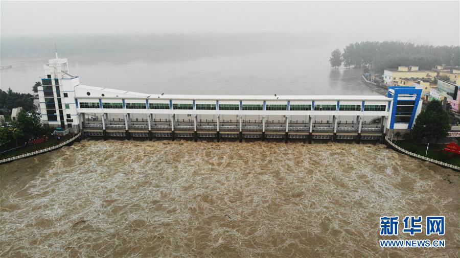 (新華全媒頭條·圖文互動)(4)筑起共御水患的鋼鐵長堤——戰(zhàn)洪一線的“干群關(guān)系新答卷”